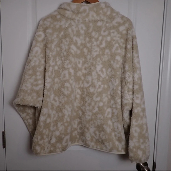 All in Motion Women's Sherpa Cropped Jacket - Beige and white leopard size XXL - Picture 4 of 10